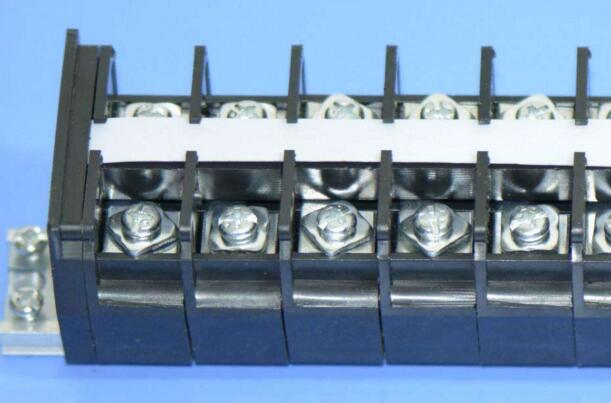 小体积接线端子在阀门上的应用(六线制电动调节阀的六个接线端子排作用)